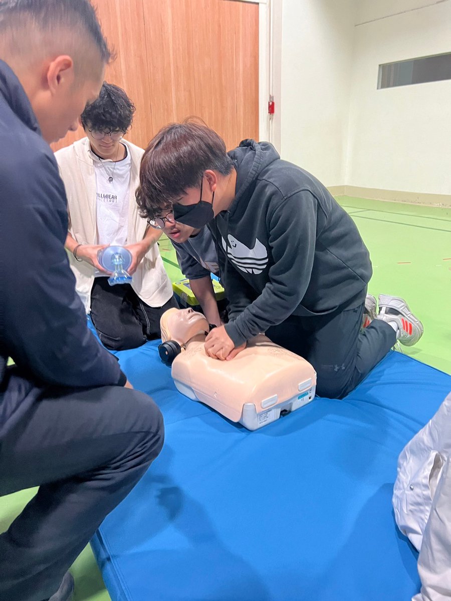 Tim_Hicks_101's tweet photo. HIS Students learned first aid guided by dedicated instructors.Special thanks to the skilled instructors from Taiwan Society of Emergency Medicine. Let's apply these skills with confidence and compassion, making our community safer and more supportive. #HISFirstAid https://t.co/yWxxycgDt4