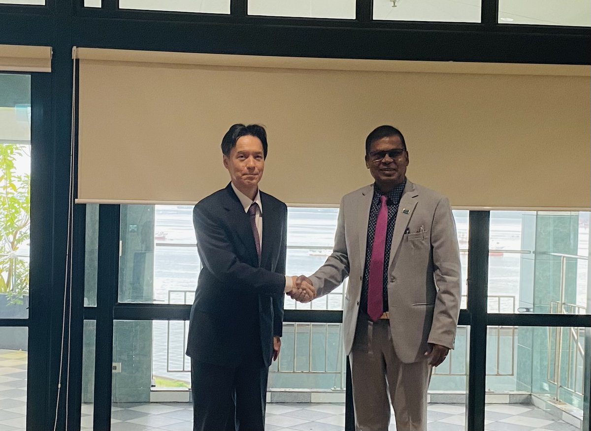 Ambassador Michii was delighted to meet with Hon. Biman Prasad, DPM and Minister for Finance, Strategic Planning, National Development, and Statistics this morning. They have discussed the DPM’s recent trip to Japan and strengthening overall Japan-Fiji relations.