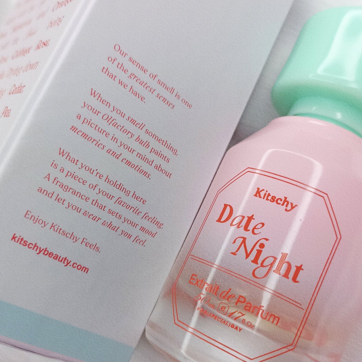 fidanzatav's tweet photo. another parfume for date with boyfie 😬

parfume addicted must try this perfume at least once in your life ❤‍🔥
thread by Dania https://t.co/XDZdLARsIl