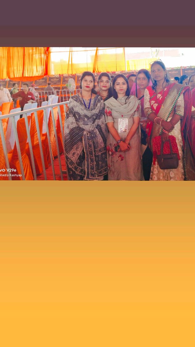 DayNulmFBD's tweet photo. माननीय मुख्यमंत्री जी के फर्रुखाबाद क्रिश्चियन फील्ड के कार्यक्रम में pm swanidhi yojna एवम समूह की महिलाएं कार्यक्रम में उपस्थित रहे https://t.co/tKNCSZwcbN