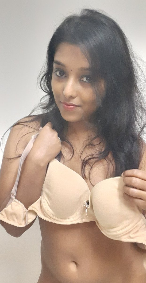 sweety6909's tweet photo. Anyone online 🤔😹?? https://t.co/C990CGKMMy