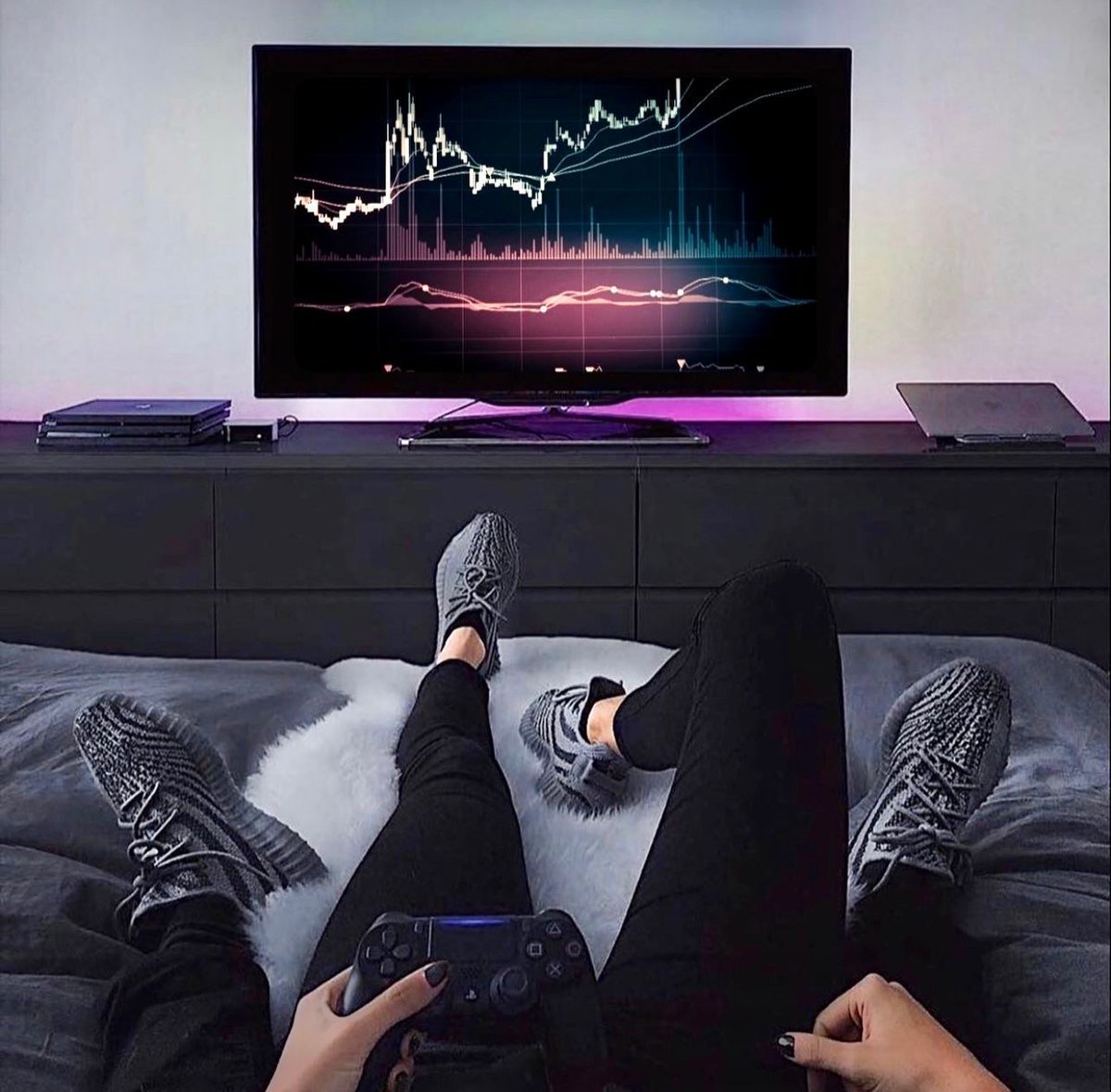 johnsadik's tweet image. Think Long-Term: Adopt a long-term mindset when investing in the crypto market. Focus on fundamentals, project viability, and real-world utility rather than short-term price fluctuations. #ThinkLongTerm #CryptoInvestmentStrategy