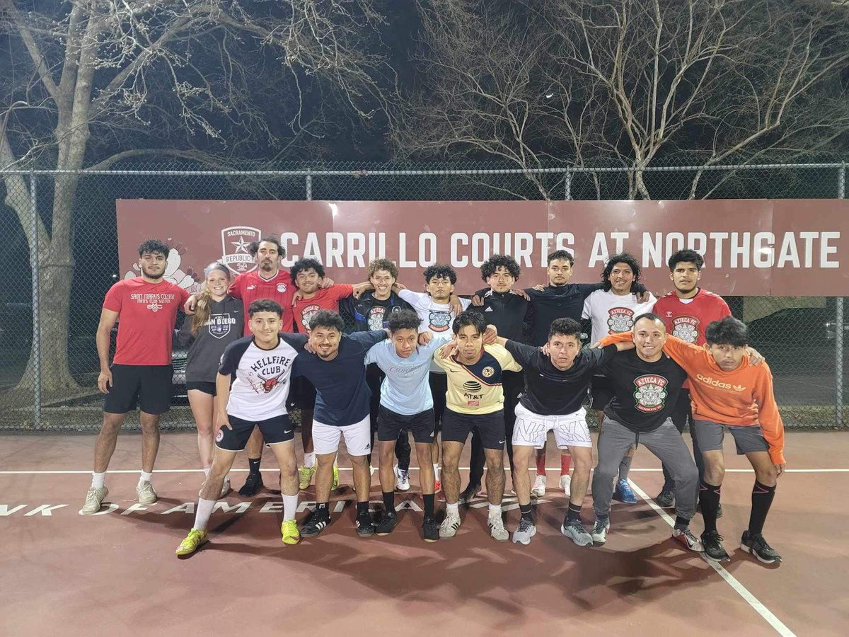 AubreyMcLin's tweet photo. Celebrating one year with @roseshoen15 & @Aztecafc15! Beyond grateful for having this weekly training opportunity!
“Pressure is a privilege. Its an opportunity. It's is a mindset. A choice.”
#therosemethod
@ImYouthSoccer @ImCollegeSoccer @PrepSoccer @TopDrawerSoccer @TheGKMindset @SoccerMomInt @NXTLevel_FUTBOL