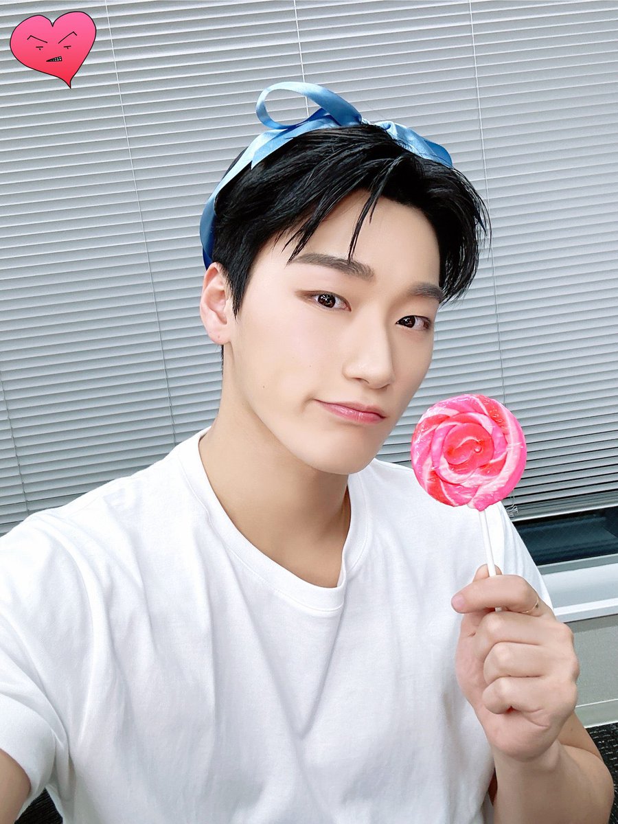 saniii710's tweet photo. 달다🍭🍭🤍 https://t.co/F0bL9vKQeh