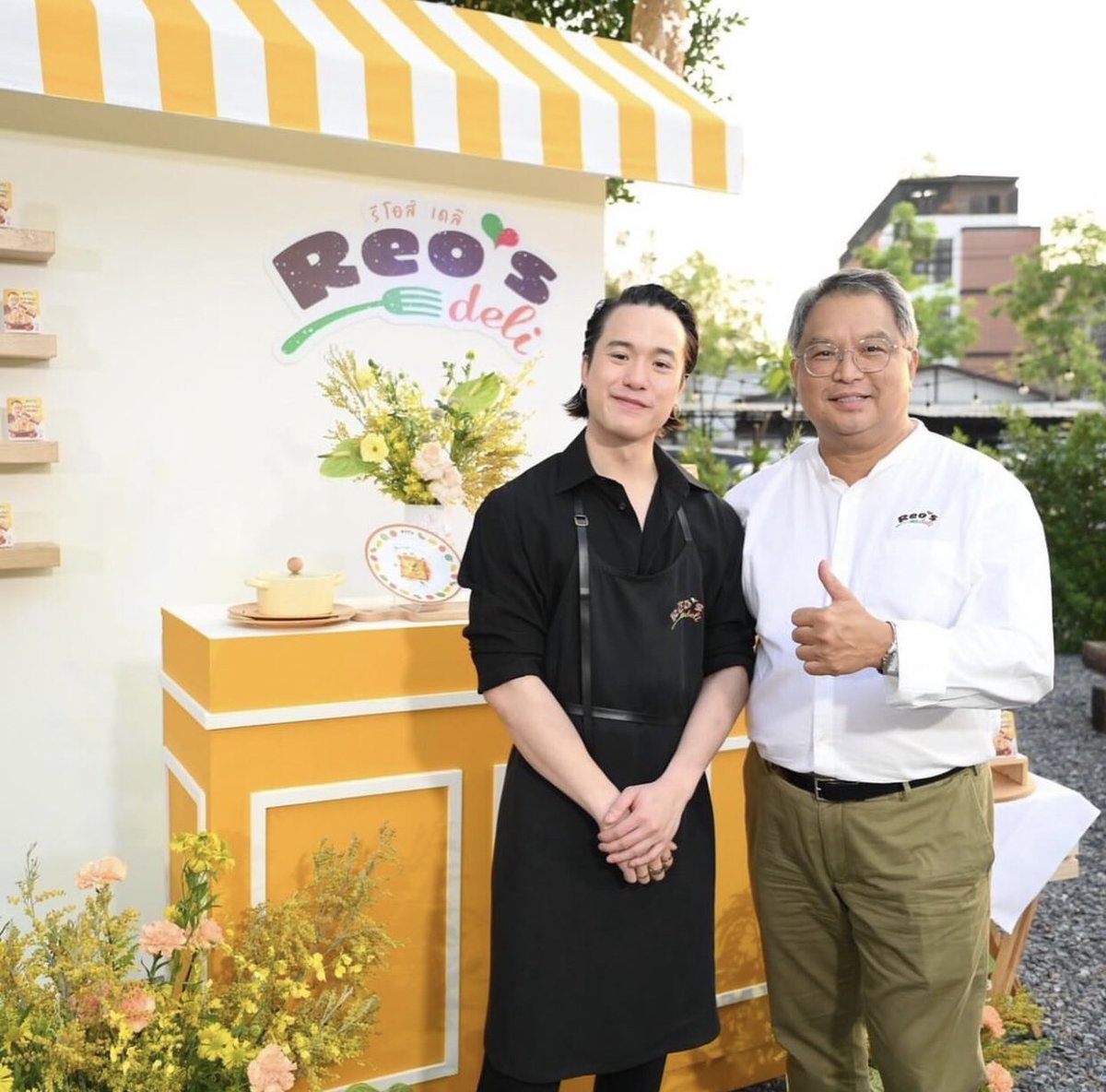 JMJFans's tweet photo. เก็บตกภาพจากทาง Reo’s Deli 💛✨
ฝากเข้าไปกด Like ที่ Official Page ของทางแบรนด์กันด้วยน้า 🙏❤️
(Link full album in reply)
#JamyJamess
#ReosDeli https://t.co/UMMUUTf5RF