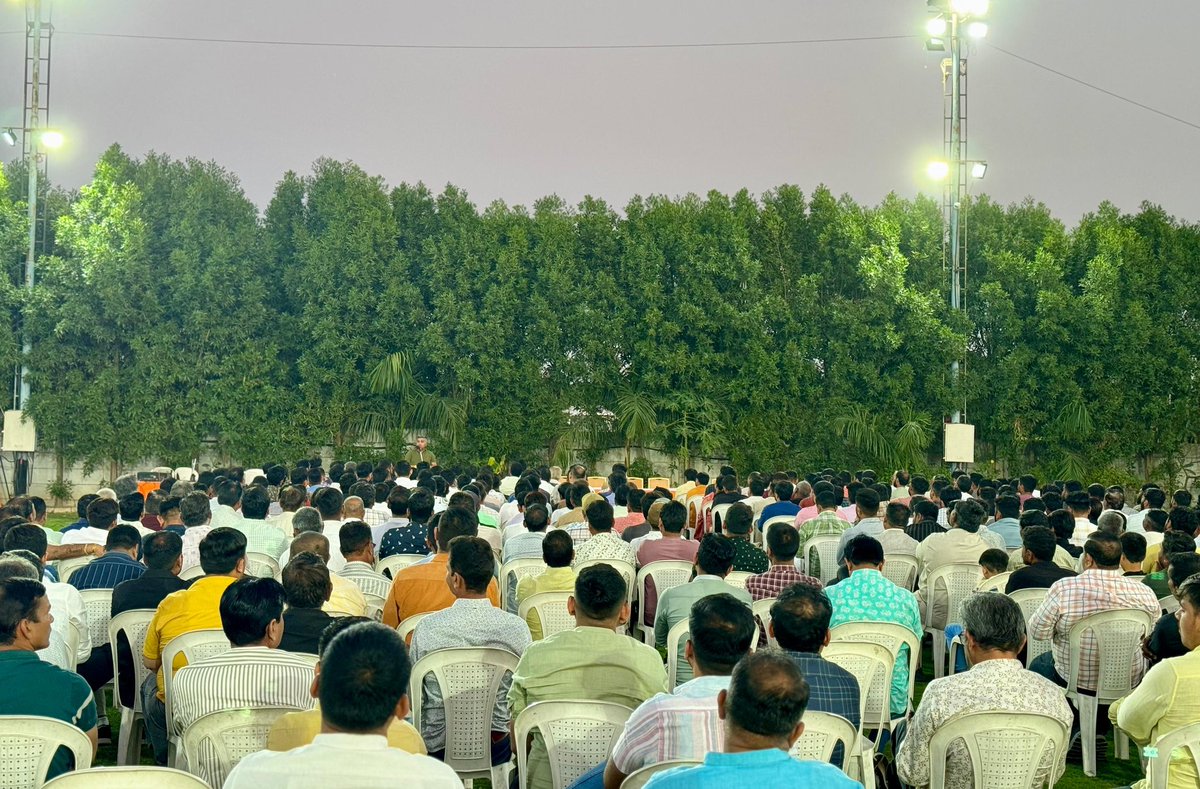 pradipsinhbjp's tweet photo. સાણંદ ખાતે તા. 23 માર્ચ, શહીદ દિવસ નિમિત્તે યોજાનાર વીરાંજલિ કાર્યક્રમની વ્યવસ્થાના ભાગરૂપે વીરાંજલિ સમિતિના મિત્રો સાથે બેઠક યોજી.

#Viranjali https://t.co/91sMlToQcC
