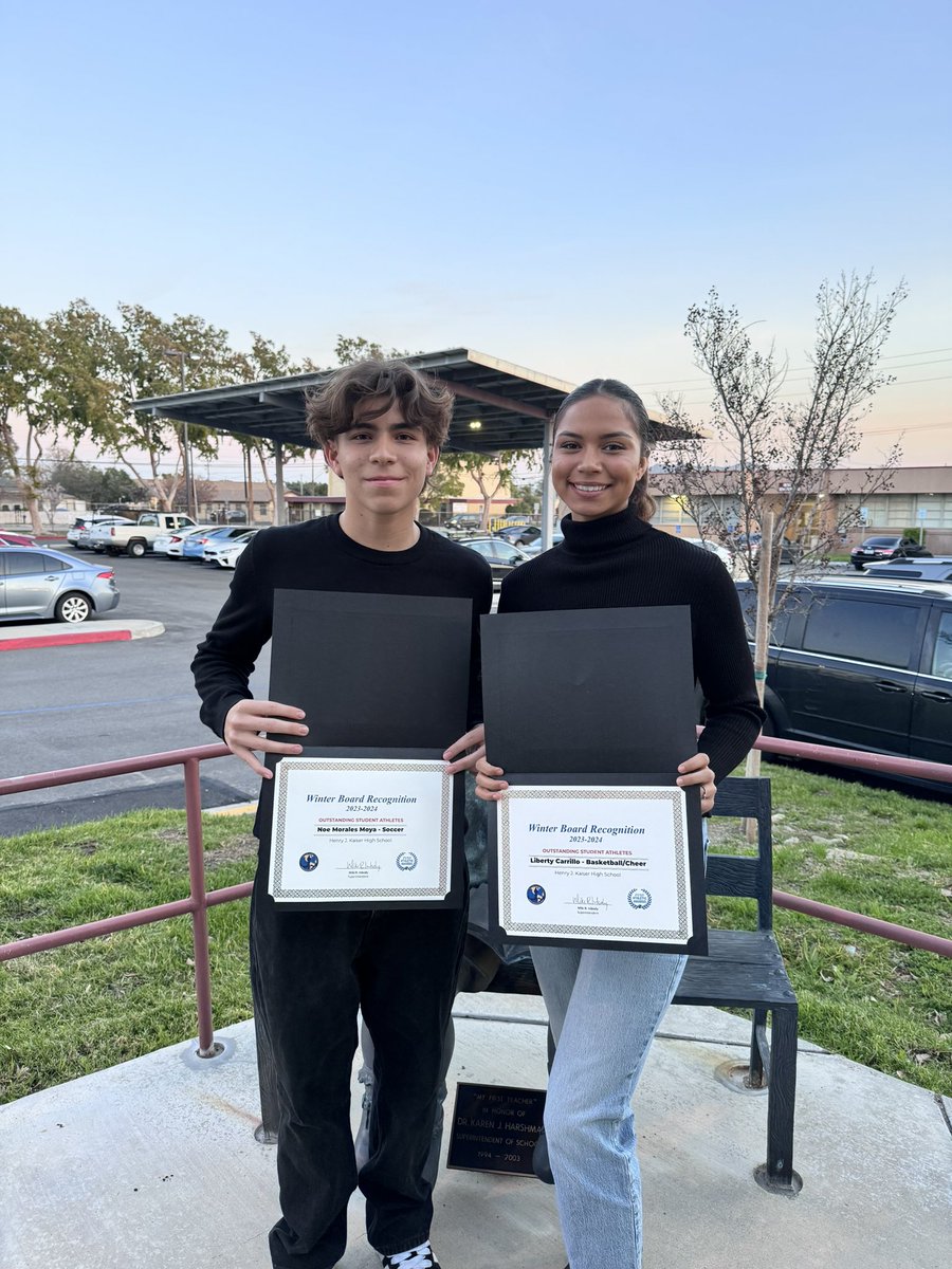FontanaLearning's tweet photo. Congratulations to our Kaiser Cat scholar-athletes recognized by the @FontanaUnified Board of Trustees!🥇💚💯 #KaiserStrong https://t.co/kUfNTmj0Z4