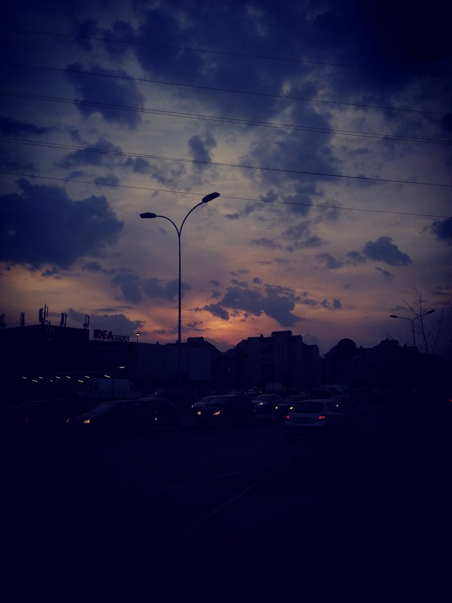 .. Can we pretend that airplanes in the night sky are like shootin' stars
I could really use a wish right now, wish right now, wish right now..
Airplanes - B.o.B feat Hayley Williams 🎶 I have taken these photos on my way to work. 💯 #goodmorning #Thursday #sky #airplanes #wish