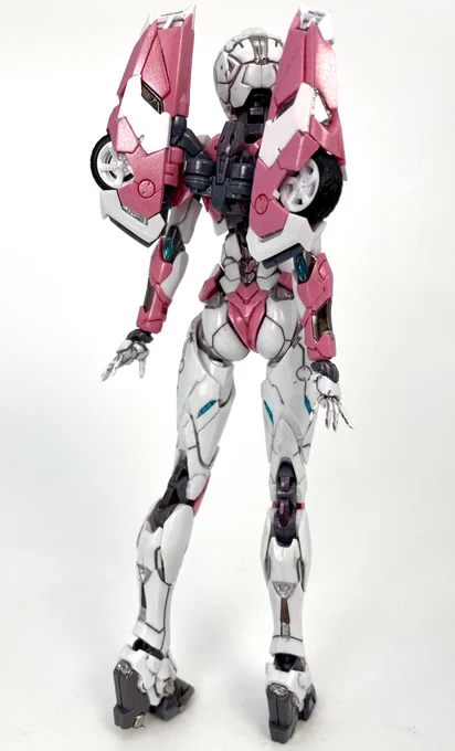 FLAMETOYSプラモシリーズ、風雷模型「アーシー」これ作った人は間違いなく製品に命かけてる。組み立てる方がビビるくらいよく出来てた。動かして遊ぶため、部分塗装です。#トランスフォーマー #FLAMETOYS 