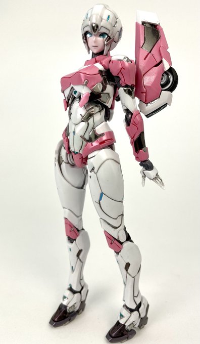 FLAMETOYSプラモシリーズ、風雷模型「アーシー」これ作った人は間違いなく製品に命かけてる。組み立てる方がビビるくらいよく出来てた。動かして遊ぶため、部分塗装です。#トランスフォーマー #FLAMETOYS 