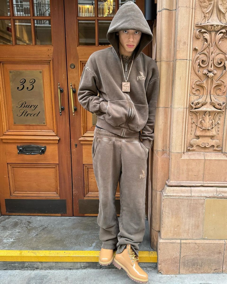Rappers_Outfits's tweet photo. Central Cee outfit from @whatsonthestar app 💫

Source: https://t.co/9Gl8x7naa3

#centralcee #rap #style #drip #ukrap #ukdrip #whatsonthestar https://t.co/YalXMv1tpL