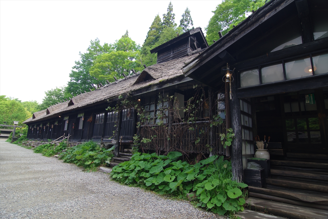 kayabukinetwork's tweet photo. 秋田県仙北市　乳頭温泉　
[撮影日]2017.05

#茅葺き #茅葺 #茅葺き屋根 #持続可能な建物 #自然素材 #日本 #秋田
#thatch #thatching #thatchers #thatchedroof 
#travelphotography #countryliving #historicbuildings #oldbuildings #sustainability #ecofriendly #travel #japan #akita https://t.co/A1dwzTWpt0