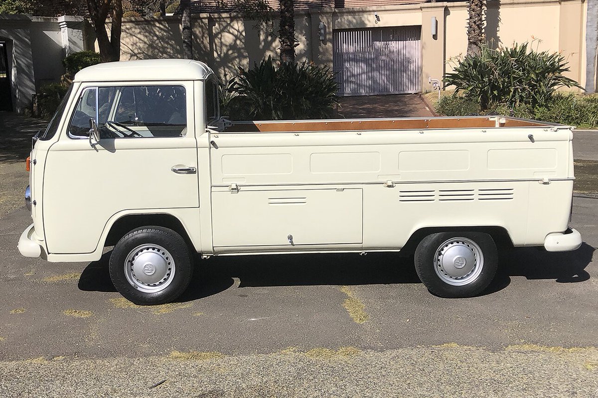 SentiMETAL_ZA's tweet photo. STOCK SPOTLIGHT!
------------------------------------------------
FOR SALE: 1973 VW T2 Single-Cab Transporter
> Fully restored in 2013
> upgraded engine
> Stunning!
PRICE: R195 000
=================================
ENQUIRE > https://t.co/VGrruFegPE
#classiccars #sentimetal https://t.co/fLtFq3uB1t