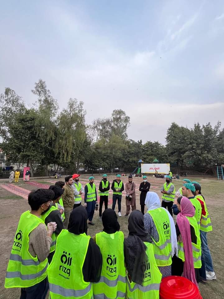 On the 2nd Day of Ramadan, we successfully conducted Iftar Dastarkhwan at Garden Town, Lahore. Thanks to the dedication of our team and volunteers. Donate Now: rizq.org/rizq-ramadan-a… #RizqRamadan2024 #IftaarEAam #RizqBaantnaySeBarhtaHai #FoodSustainability #SaveFood