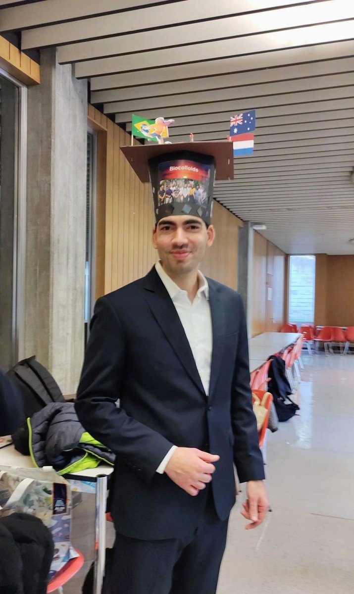 Congrats to our latest @NCCRbioinspired Dr., Rafael Vasconcelos de Melo Freire, who has successfully defended his #PhD thesis 'Design and characterization of nature-inspired lipid interfaces' @unifrChemistry! Well done Rafael, and good luck for the next stage of your career!