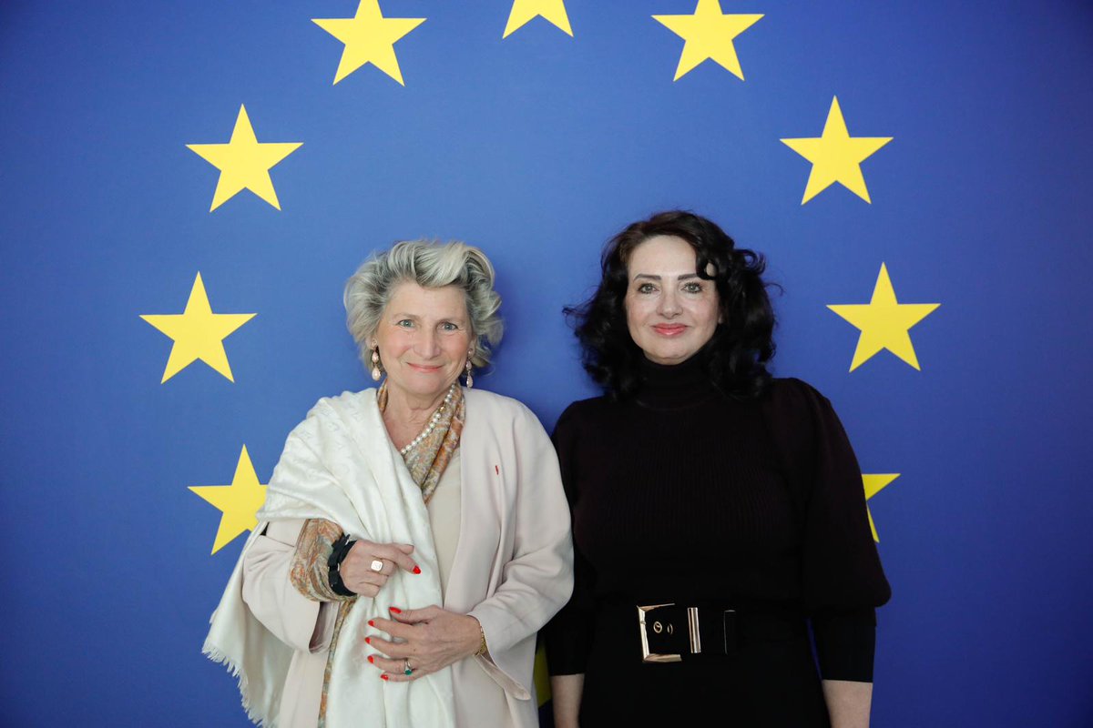 ChiaraCorazzaWF's tweet photo. Meeting with #EU #Commissionner for #Equality @helenadalli at the #CSW68 @UN @UN_Women in #NY, highlighting the importance to rise our #voices, to foster progress in #WomenRights for the benefit of the entire #humanity
#InclusiveLeadership https://t.co/6pCV3sn9WS