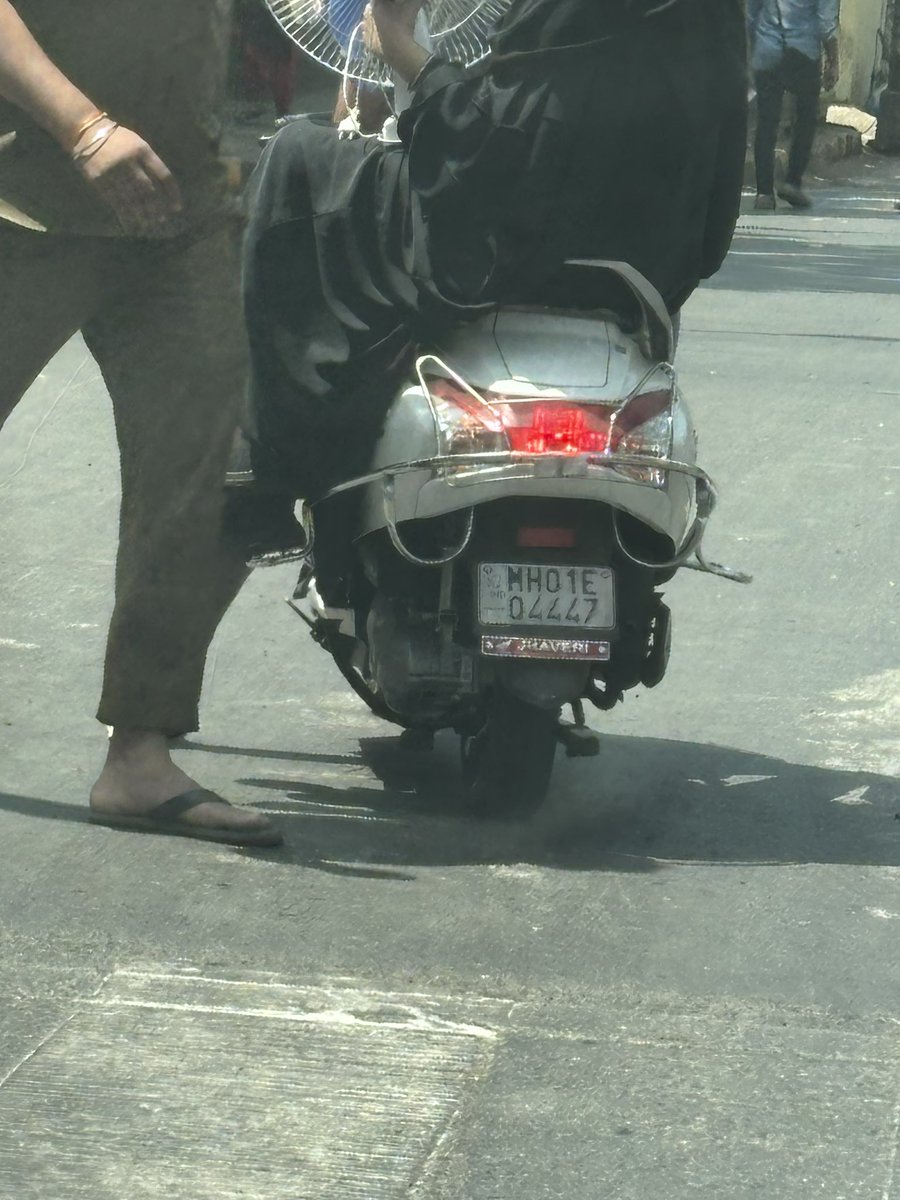 Harbour line users tweet media