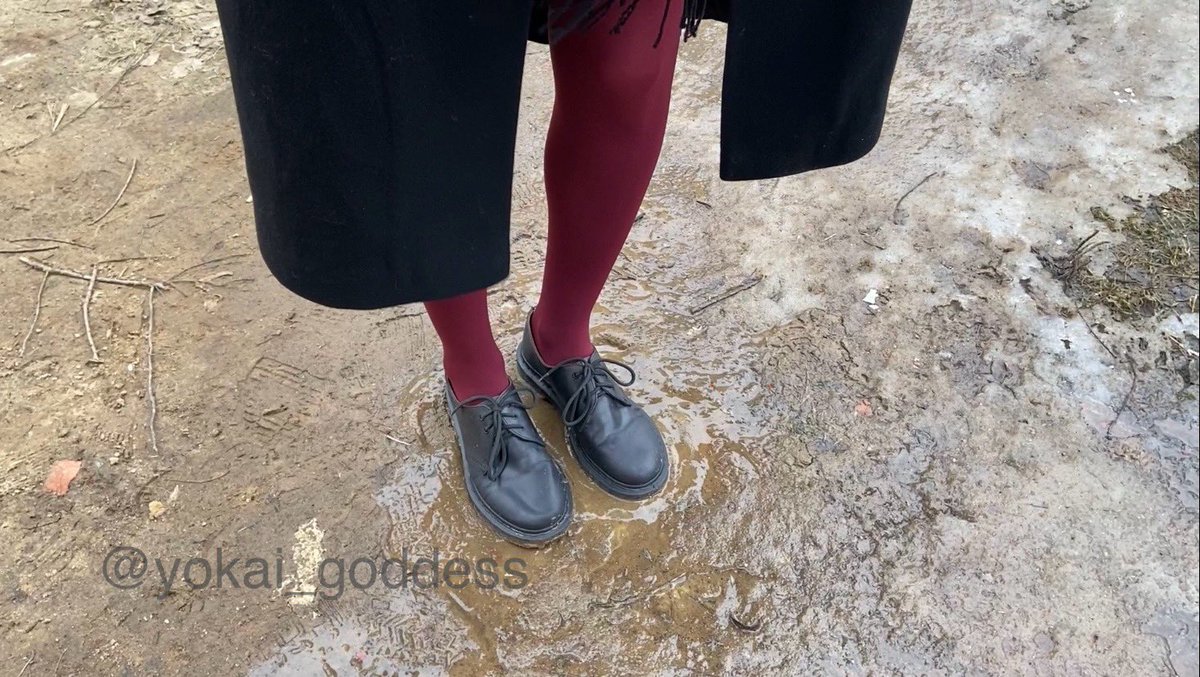 yokai_goddess's tweet photo. hey pigs, who’s the dirt eater there?

#dirtyboots #bootfetish #bootdomination #boothumiliation https://t.co/pp374o7nCZ