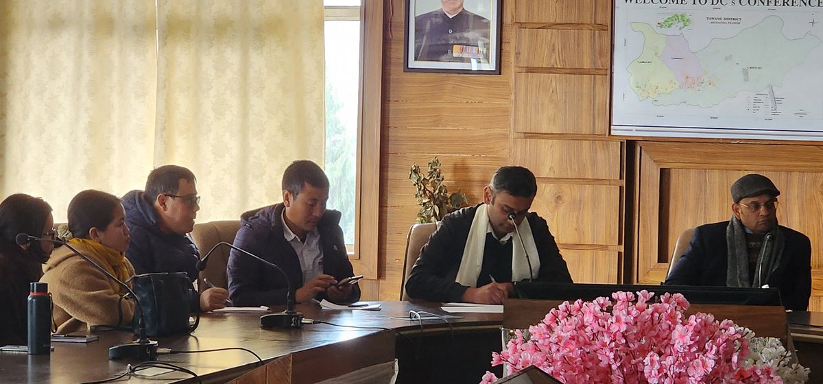 diprotawang's tweet photo. The Dy.Comptroller &amp; Auditor General(Local bodies) had an interactive meeting with PRI members,Member Secretaries &amp; PTAs of #GramPanchayats in DC conference hall this morning. PD DRDA Tawang @TenzinJambey4 briefed about the working of panchayat in Tawang district https://t.co/xFzvRysEIl