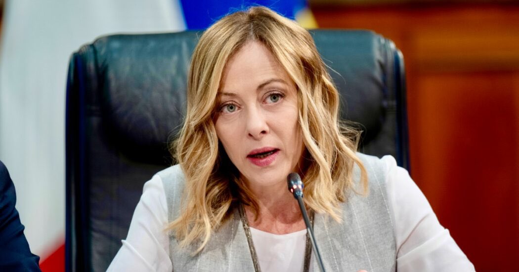 TizianaFerrario's tweet photo. le #tasse non devono essere belle presidente #Meloni,ma servono per dare agli italiani sanità scuola e servizi. Strizzare l’occhio a chi non le paga o ne paga solo un po’ significa trattare da fessi quegli italiani che le versano sino all’ultimo centesimo. È irritante e ingiusto https://t.co/XoeUI7tgOX