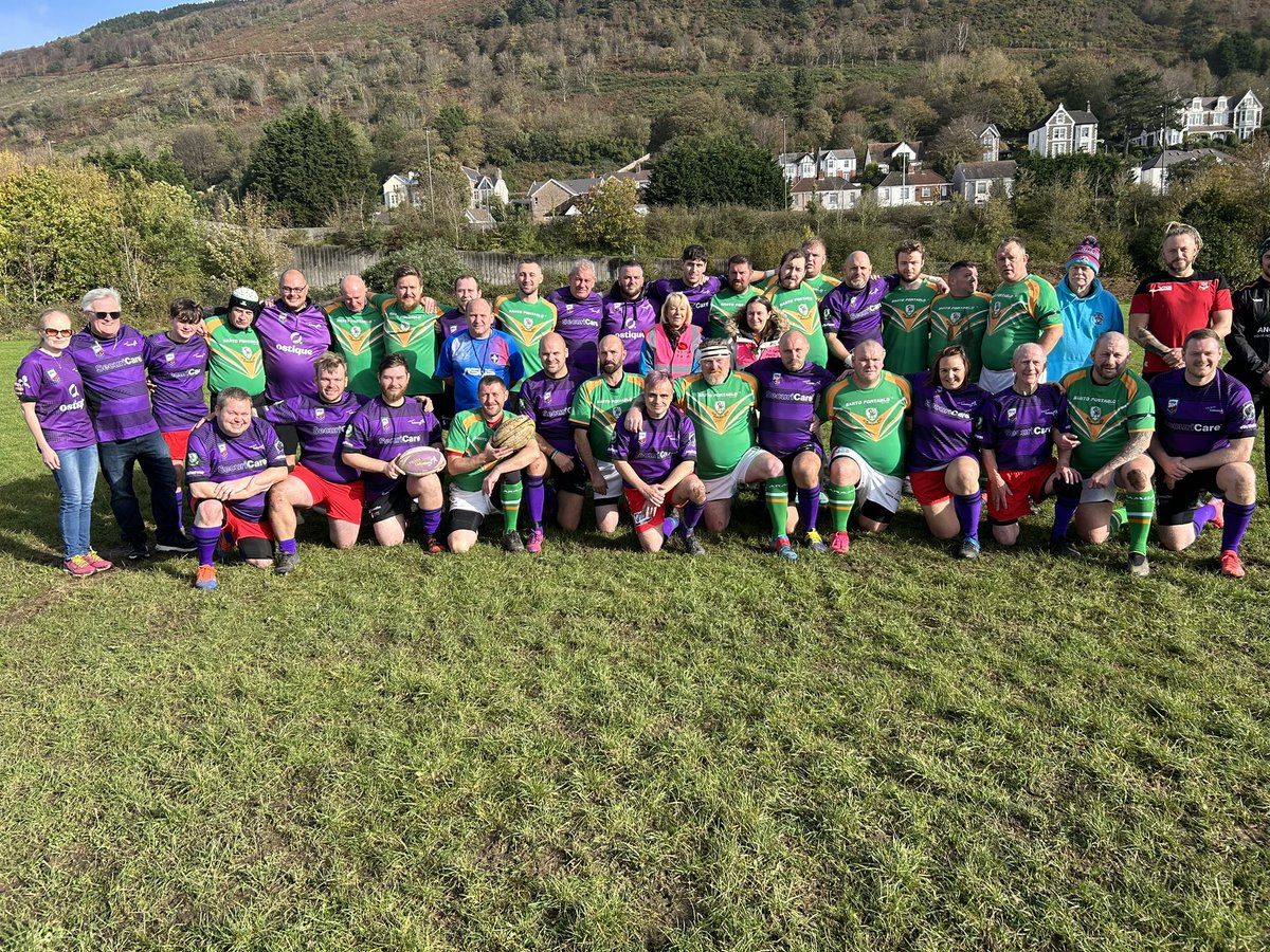 It's #throwbackthursday! We're heading to Wales 🏴󠁧󠁢󠁷󠁬󠁳󠁿 for our next game so what better time to look back on our first visit to the principality, an awesome game and day with @AberavonClub last October!! 🙌 #upthepurps💜 #rugbyleague #stomaaware