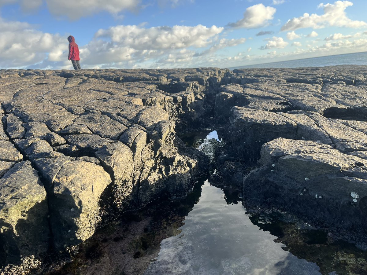 matackermann's tweet photo. Il est de ces lieux qui sont indescriptibles et possèdent ce je ne sais quoi qui vous habite plusieurs semaines après les avoir quittés. L’île de Man est de ces lieux. Un voyage peuplé de sourire et d’une énergie singulière et réjouissante. Hâte d’y revenir #voyage #iledeman https://t.co/hZ33MXtRVy