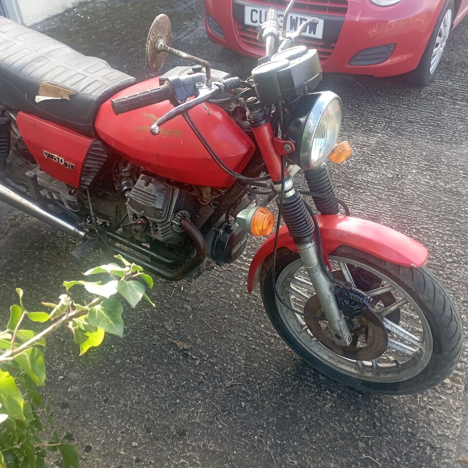 BarnFindsUK's tweet photo. Ad: Moto Guzzi V50 MK2 - "Engine seized from standing I believe"
On eBay here -->> https://t.co/XsKpef7JFJ
#MotoGuzziV50MK2 #ClassicBikesForSale #MotorcycleRestoration #BikeProject #MotorcycleEnthusiast #BarnFind #RetroRides https://t.co/87RRkxvexb