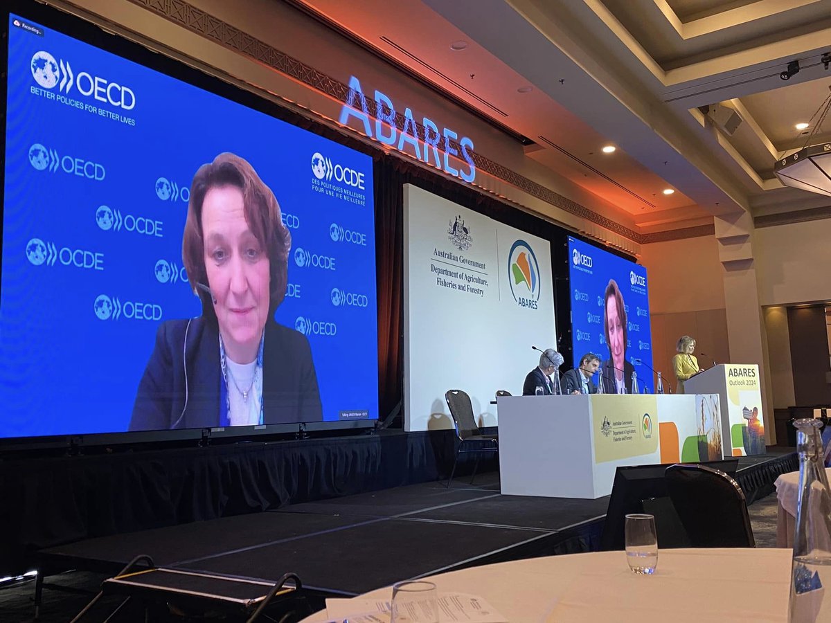 Our Hort Innovation team recently attended the 2024 ABARES Outlook conference.
An excellent opportunity for our data team to catch up with those making waves in the industry, including Hort Innovation’s 2024 Nuffield scholars Jacob Moon, Stephanie Tabone and Kirsty Dickenson.