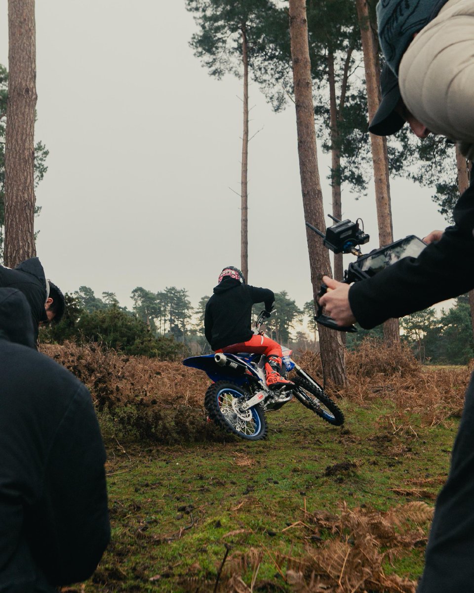 The team filming with Lotte Van Drunen, front-runner in the WMX series and one of four athletes represented by Quadrant, for the Quadrant athlete reveal film 🎥

#quadrant #lottevandrunen #videoproduction #motorsport