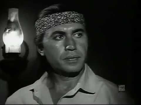 TalkingPicsTV's tweet photo. A gentleman thief takes refuge in a barn at 9am LAW OF THE PLAINSMAN (1960) #MichaelAnsara #MichaelPate 'Common Ground' #TPTVsubtitles https://t.co/z4EIniHYzX