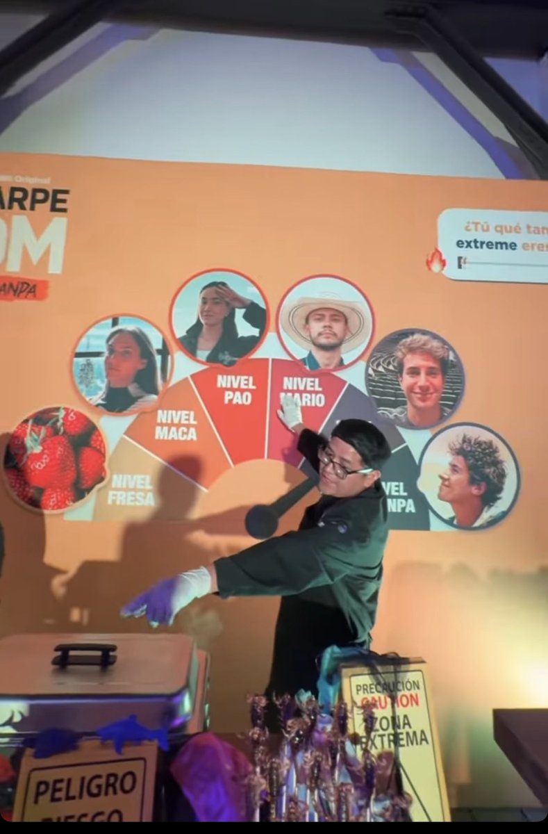 XRENDER1024's tweet photo. 🤣🤣 con razón cm hacia todo muy parecido, en el documental salió hablando su fam, en el chef participó su familia, en este nuevo programa, los capitulos son con su fam y amigos y “novia”, y se dice creador de contenido, todas las premier es lo mismo 🥱😴🤡 https://t.co/K3mcezvZMP