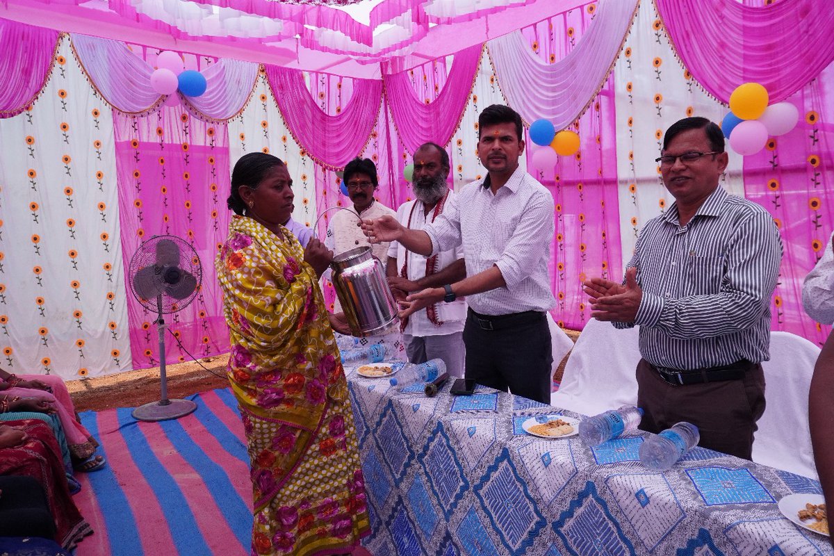MilkRegional's tweet photo. Inauguration of Kundheigola BMC of Deogarh district on dt.12.3.2024 by collector Sri Somesh Kumar Upadhya. IAS.
#districtadministrationdeogarh 
#CMOOdisha 
#OMFED https://t.co/hHc7E2FneT