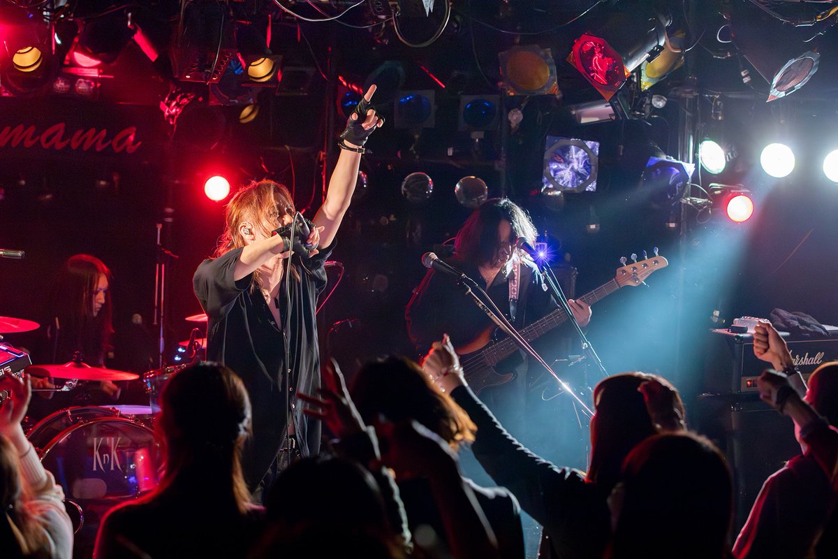 mandahfrenot's tweet image. In the music industry, there are bands that manage to capture the essence of a genre and catapult it into a unique dimension. Japanese trio NUL. is one of them. Live-report is 🆙 👇🏼 
•——————•
🔗 visualmusicjapan.com/report/nul-hit…
🏷️ #NUL | #VMJ