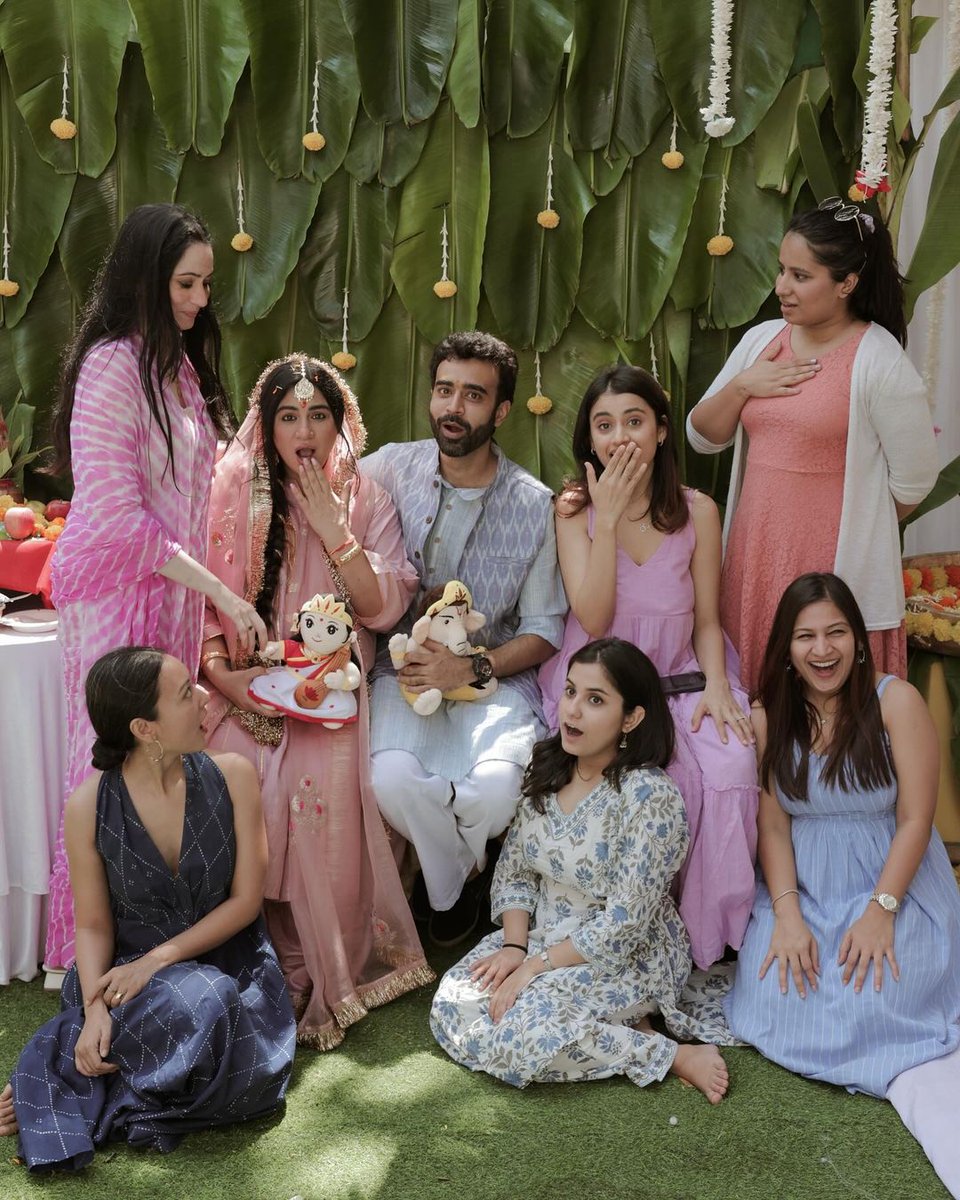 Surrounded by love and laughter, #PriyaMalik celebrates her GodBharai with her loved ones 🌸