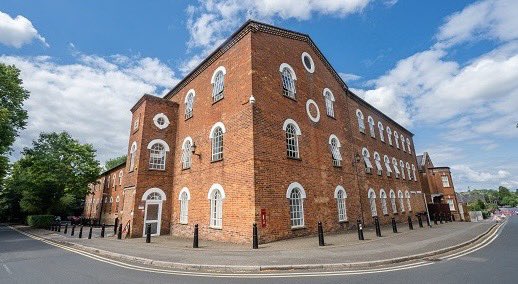 The old milk factory is now @UniOfBuckingham @UoB_medic Medical School. Picture from Buckingham in pictures old and new.