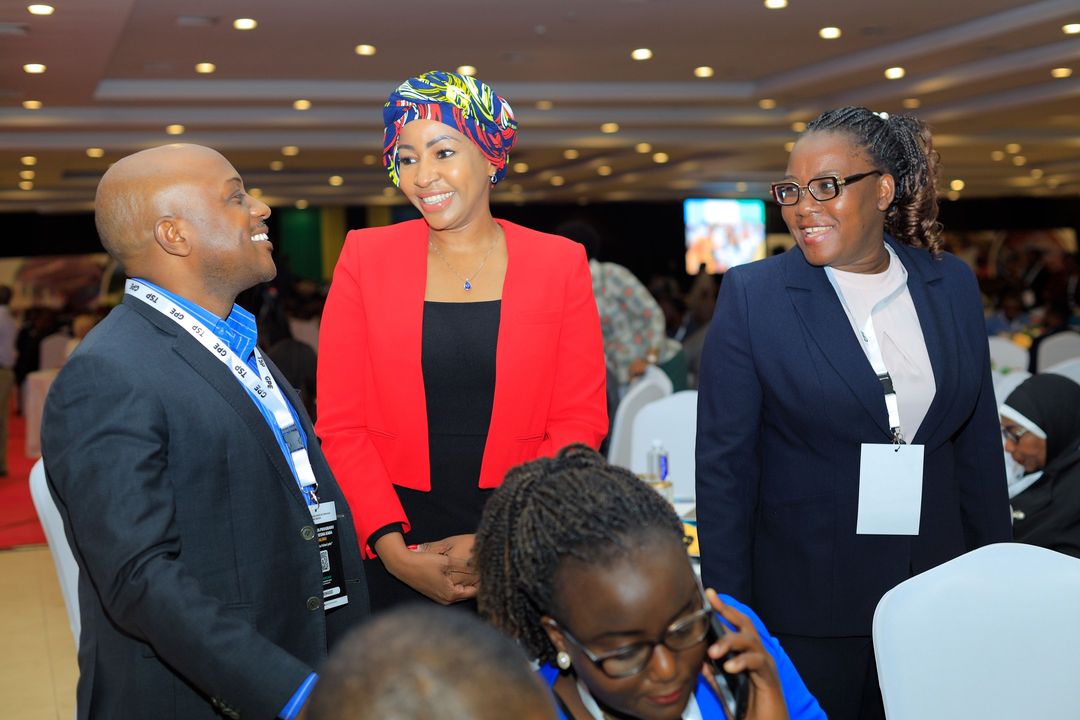 TransformingL15's tweet photo. Programu hii pia itaimarisha mazingira ya #walimu katika dhana ya ufundishaji na ujifunzaji pamoja na kutoa ufadhili wa masomo kwa #walimu watakaofundisha wanafunzi wenye mahitaji maalum. #tunaboreshaelimuyetu https://t.co/jXwZ5SKduC