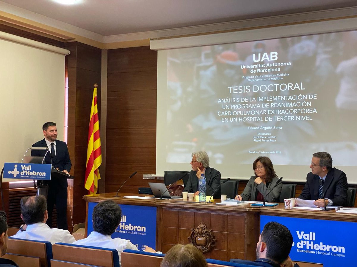 UCI_vhebron's tweet photo. Presentació de la tesi doctoral del Dr.@EduardArgudo. Implementació del programa de reanimació cardiopulmonar extracorpòria. Ha sigut mereixedora de la qualificació d'excel·lent. Gran reconeixement a la dedicació i esforç de tot l'equip.@ferrer_ricard  @jrdelbrio @VHIR_  #ECPR https://t.co/AvIpABCDwV