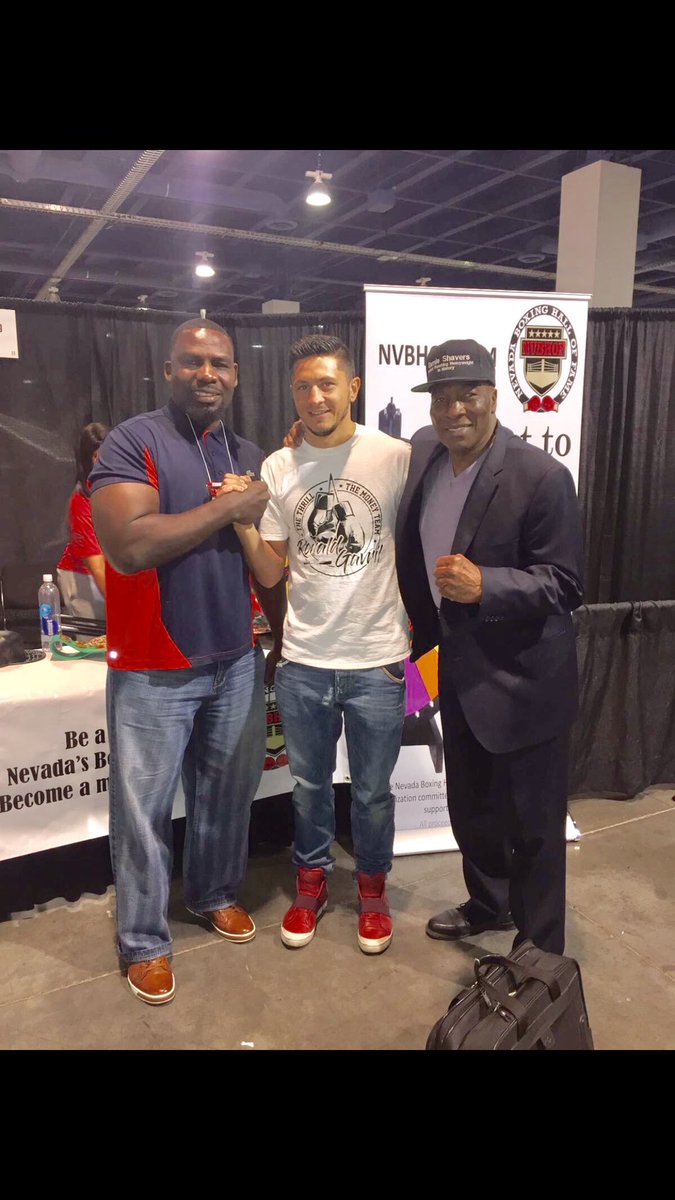 RonaldGavril's tweet photo. #hasimrahman and #earneshavers #Champions https://t.co/AFaUcJsVNF