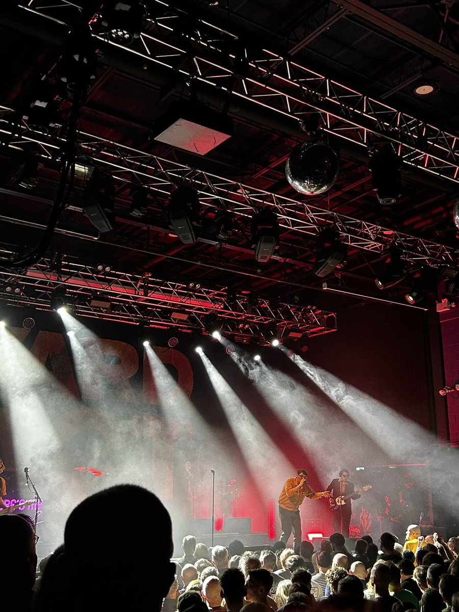 pinkinari's tweet photo. @YardActBand  at the UEA last night great night! https://t.co/vaMas59uOT