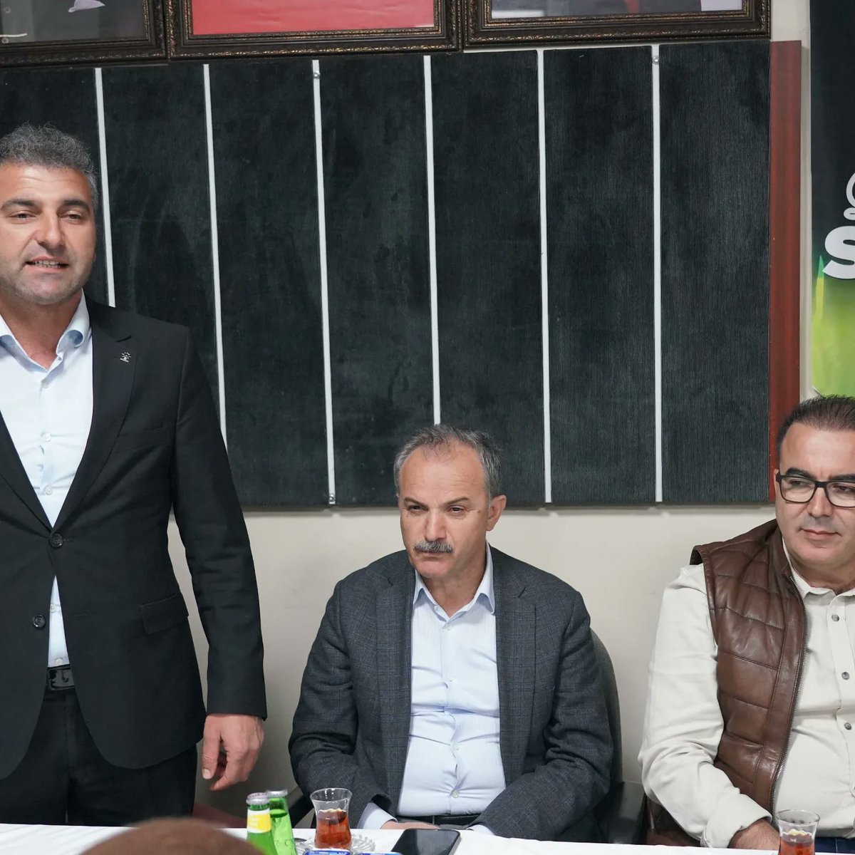 osmanidaci's tweet photo. Bu akşam seçim koordinasyon merkezimizi ve teşkilatımızı ziyaret eden Adıyaman Belediye Başkanımız sayın Süleyman Kılınç'a Teşekkür ederim.Sayın Halil Fırat başkanımıza Destek ve başarılar diledi. https://t.co/ZV3qanZuAs