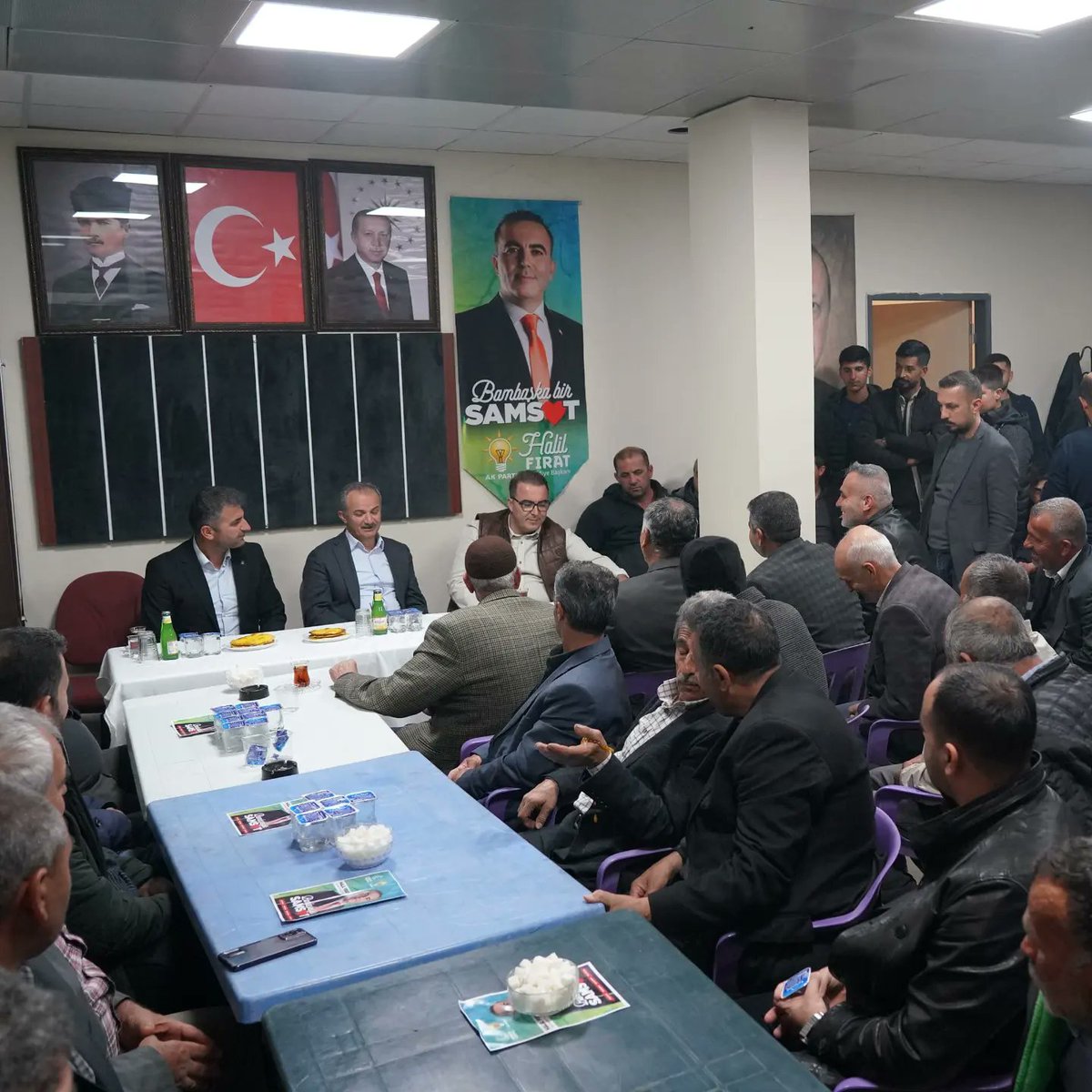 osmanidaci's tweet photo. Bu akşam seçim koordinasyon merkezimizi ve teşkilatımızı ziyaret eden Adıyaman Belediye Başkanımız sayın Süleyman Kılınç'a Teşekkür ederim.Sayın Halil Fırat başkanımıza Destek ve başarılar diledi. https://t.co/ZV3qanZuAs