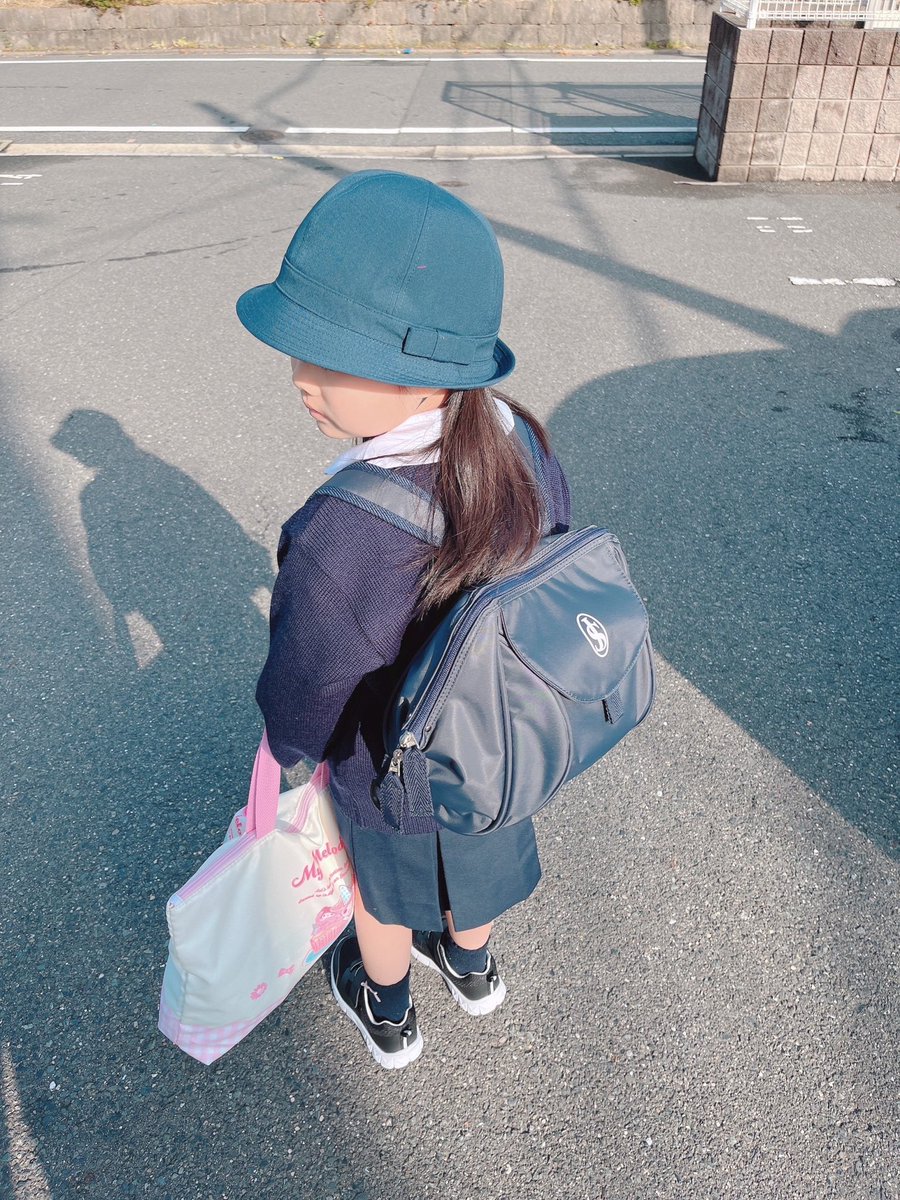 kokone_life's tweet photo. 明日は卒園式。
今日は園バス🚌で仲良しな1つ年下のお友達が、風邪で休んでたのに最後だから。とお迎えの時間に合わせてわざわざ会いに来てくれました😭🧡

素敵なお友達に出逢えてよかったね🫶
そして幼稚園生活お疲れ様でした💕 https://t.co/UgJmc5IhI0