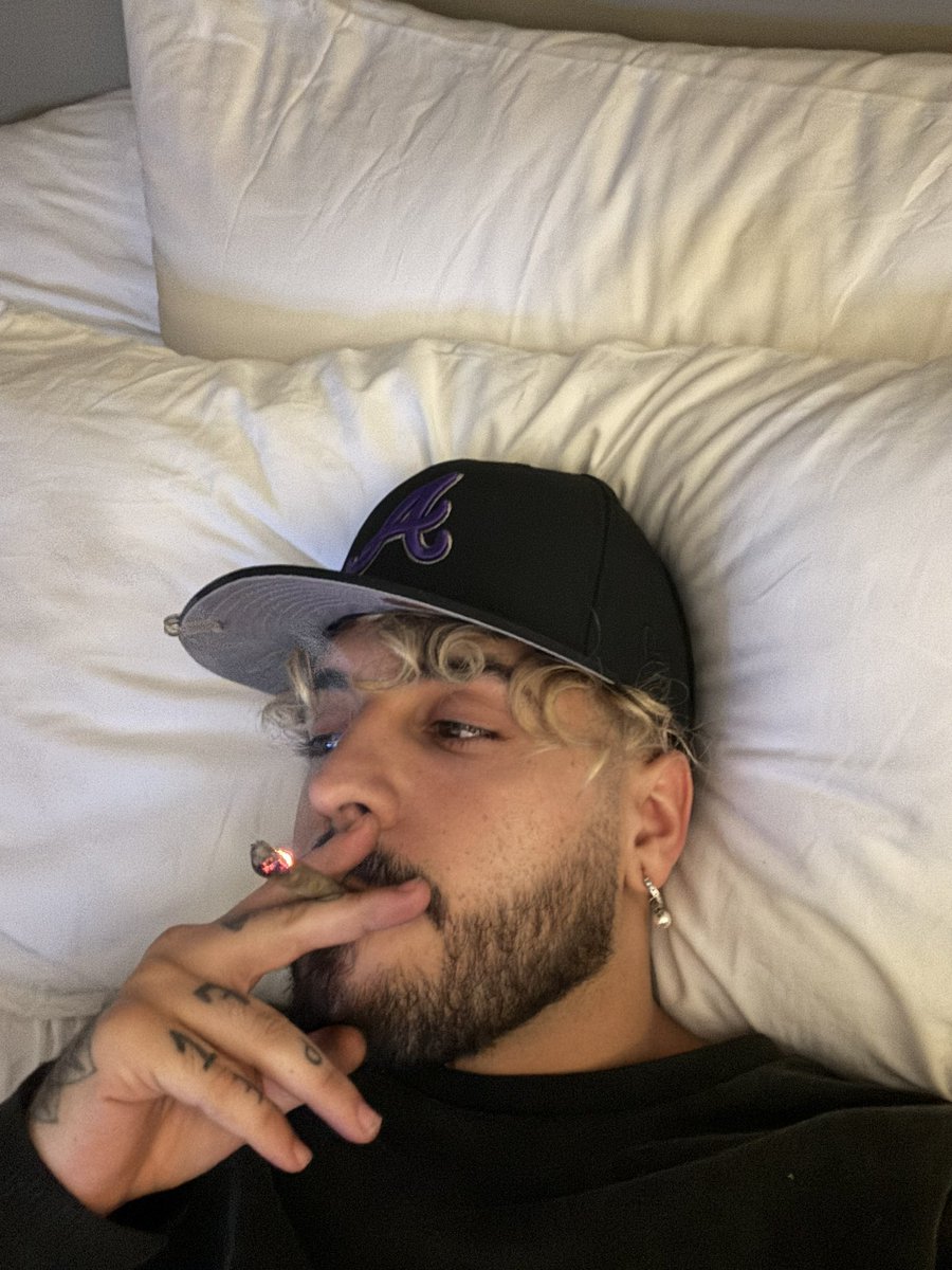 DJSCHEME_'s tweet photo. Biscotti in My Lungs🥲🖤999 https://t.co/1x9KqrwljX