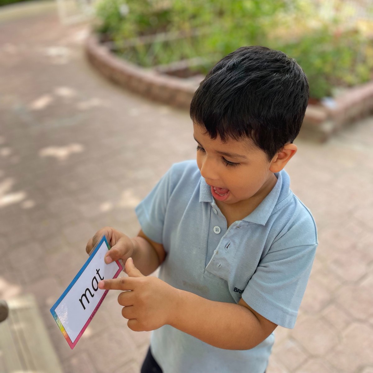 BSMuscatFS1's tweet image. As part of #worldbookweek, FS1 kids had a blast hunting for words in the garden! They found words and practiced reading them. It was super exciting! 📚🌿 #readingfun #FS1 #EYFS