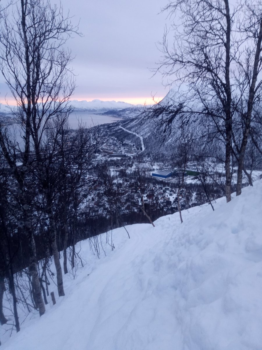 Sketchy slopes but a beautiful Arctic sunrise (and moon) in Tromsø #NordicAMRConference