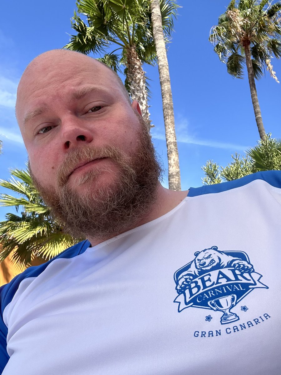 MagneZen's tweet photo. Being at @bearcarnival is rough. Extremely fun, but rough. 🍻😂 https://t.co/s0HXtDy9Nv