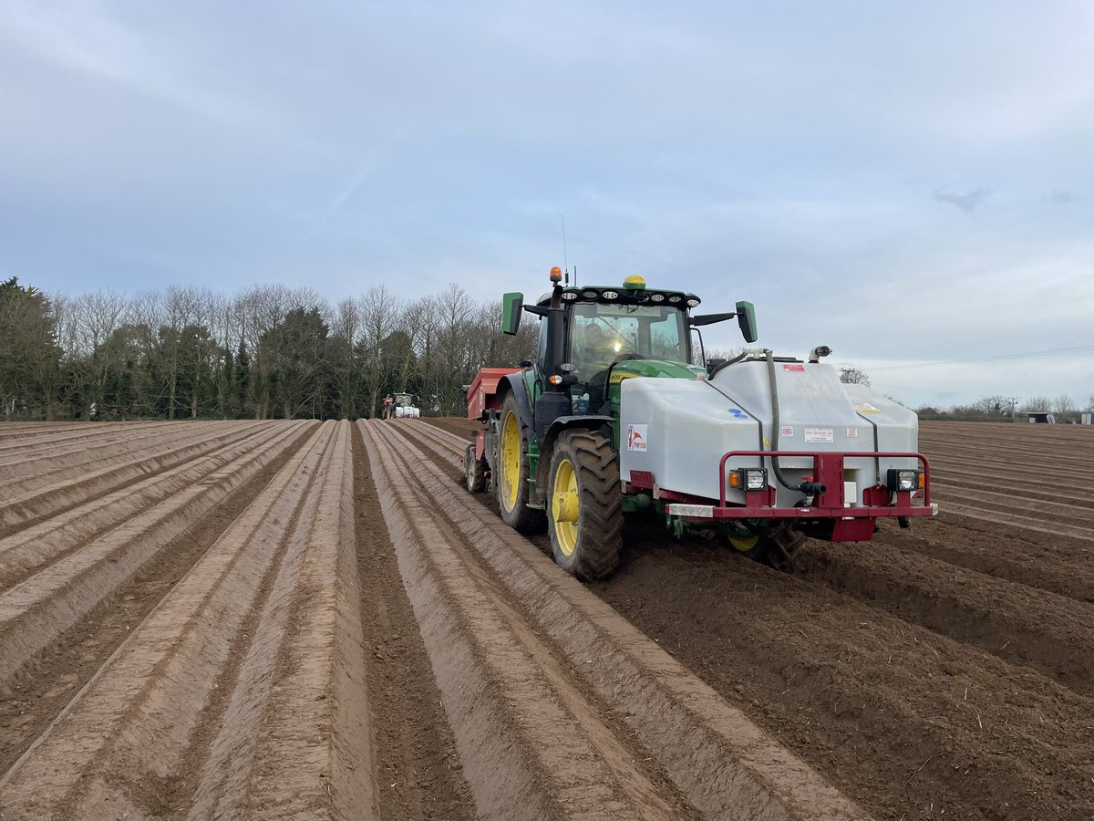 JeremyLeadley's tweet photo. 2024 planting well under way @jsedgwick67 @potatosolutions https://t.co/bQsNCBGwtR