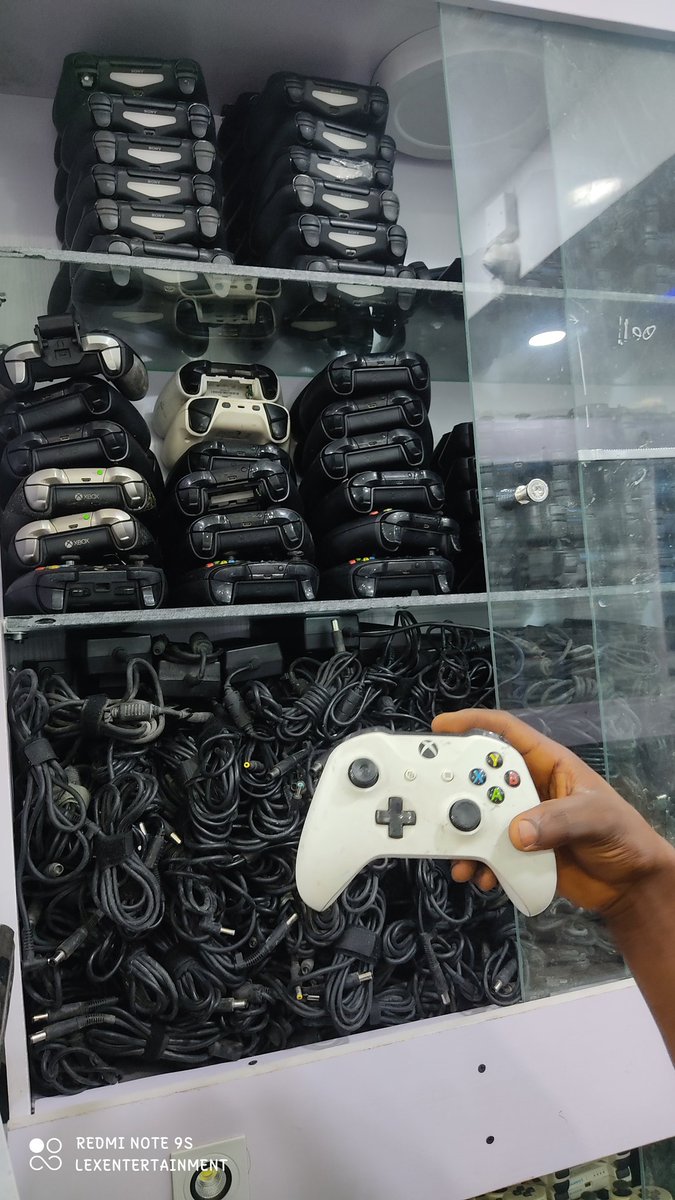 LEXICALIBUR1's tweet photo. Dear Gamers 🎮, We're 💯 Restocked On Game Controllers 🎮. Xbox 360 /  One / One S / One X / PS4 / PS5 Etc. Biko, Tụnyere m.
PCs &amp; Consoles Are Also Available ✅.
Cement | Notherners | Erisco | Access Holdings | Niger Republic | Banks | South East | kai Cenat | Chioma | Madrid. https://t.co/TnICsIJVlD