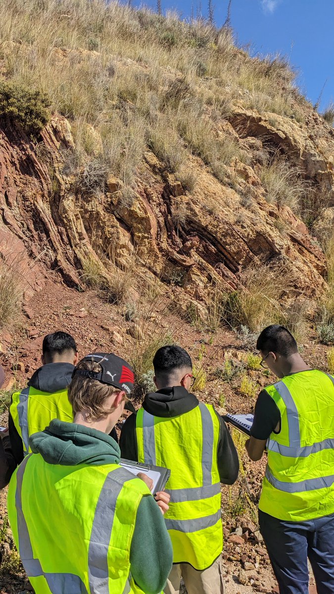 AGSB_Geology's tweet photo. Some beautiful structural geology to start day 3 of the #Cyprus2024 field course. Shame there is a bit too much biology to see the full picture #ThinkGeology #Geoliday @agsb_official https://t.co/zeyQKYHlIX