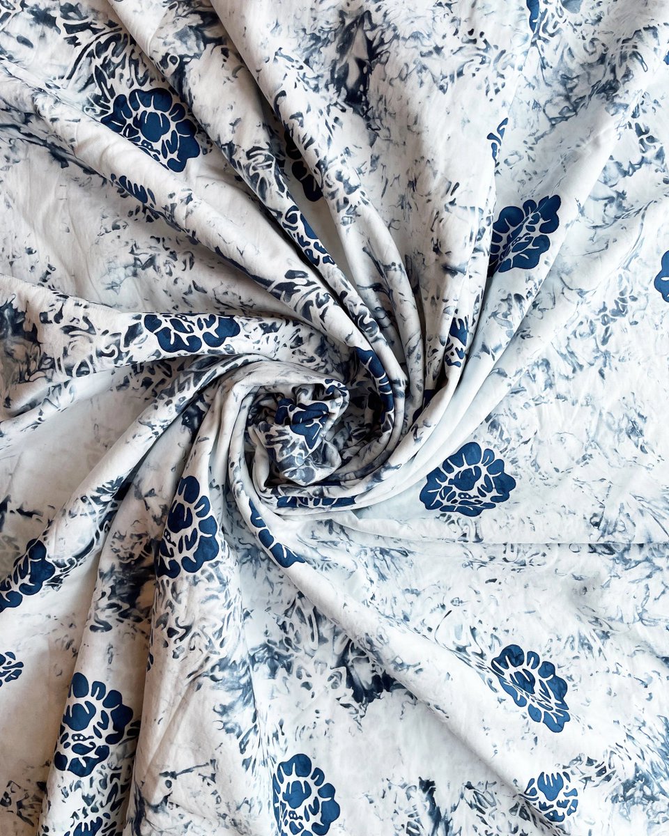 — Embrace elegance this Ramadan with our ocean blue Cotton Satin Batik, adorned with the Ketam Guri motif. 

Elevate your style effortlessly. In-store or online, visit ruzzgahara.com.

#Ruzzgahara #GaharaLabel #PremiumArtisanalBatik